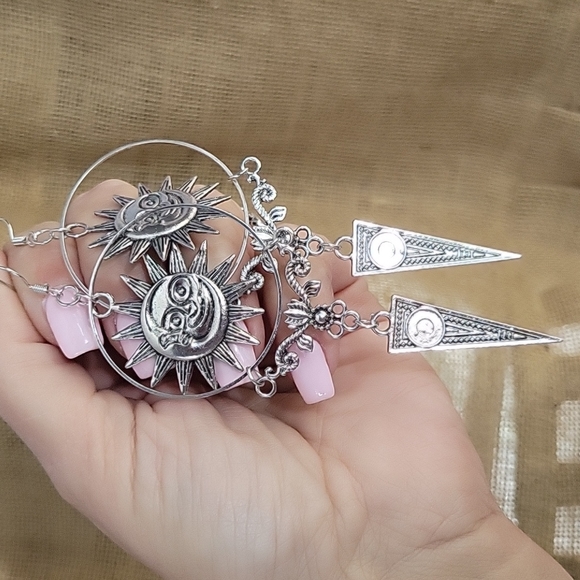 Vintage Style Oversized Celestial Drop Earrings - Picture 6 of 6